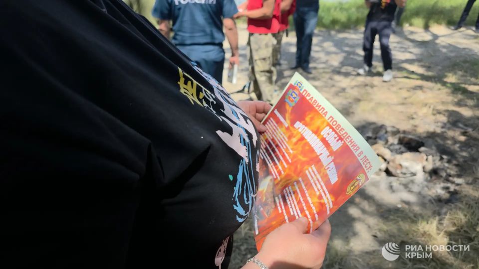 На берегах Симферопольского водохранилища МЧС провело противопожарный рейд На берегах Симферопольского водохранилища МЧС провело противопожарный рейд