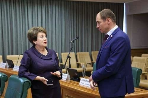 Екатерина Алтабаева: Накануне приняла участие в открытом диалоге с Михаилом Дубиным — председателем совета директоров Центра развития перспективных технологий (ЦРПТ), оператора системы маркировки «Честный знак» Екатерина Алтабаева: Накануне приняла участие в открытом диалоге с Михаилом Дубиным — председателем совета директоров Центра развития перспективных технологий (ЦРПТ), оператора системы маркировки «Честный знак»