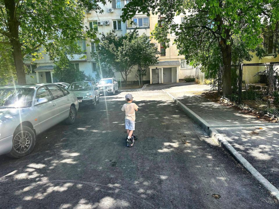 Владимир Немцев: Встретился с жителями домов на улице Александра Маринеско 13, 15, 19, 19А, 21, а также улицы Тараса Шевченко, 31, 37, чтобы обсудить результаты ремонта внутриквартальных дорог и придомовых территорий Владимир Немцев: Встретился с жителями домов на улице Александра Маринеско 13, 15, 19, 19А, 21, а также улицы Тараса Шевченко, 31, 37, чтобы обсудить результаты ремонта внутриквартальных дорог и придомовых территорий