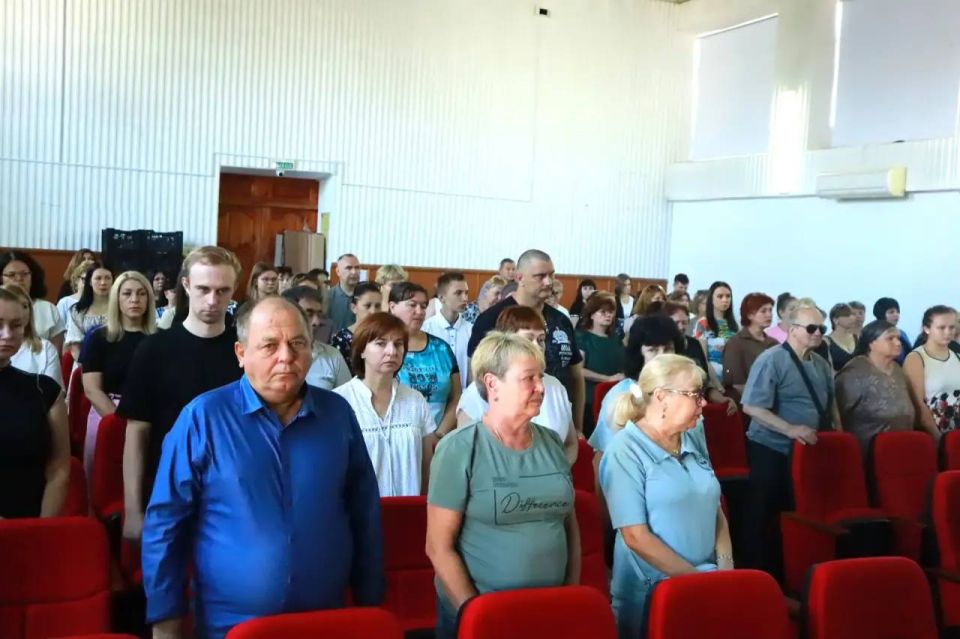 Дмитрий Чумаков: Сегодня родным наших земляков — участников специальной военной операции — вручены государственные награды Дмитрий Чумаков: Сегодня родным наших земляков — участников специальной военной операции — вручены государственные награды