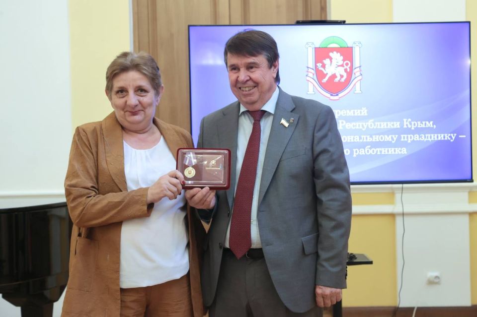 В Симферополе наградили лучших специалистов в сфере здравоохранения Республики Крым В Симферополе наградили лучших специалистов в сфере здравоохранения Республики Крым