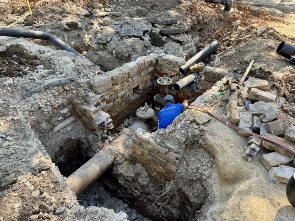 Продолжается масштабное комплексное благоустройство улиц Санаторная, Лобозова и Гайнутдинова. Продолжается масштабное комплексное благоустройство улиц Санаторная, Лобозова и Гайнутдинова.