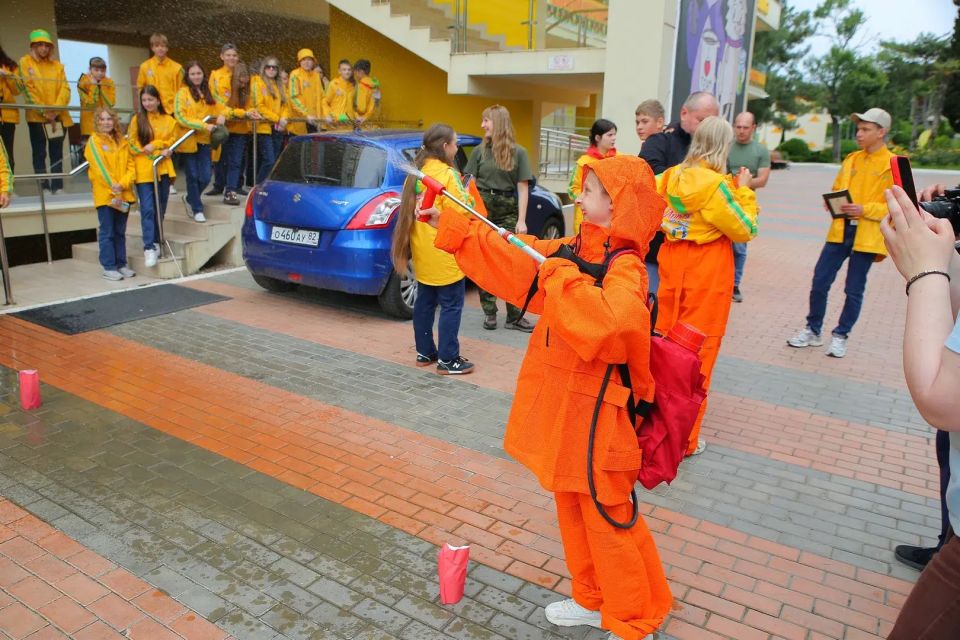 В Международном детском центре «Артек» завершилась профильная смена Русского географического общества «Мир открытий» В Международном детском центре «Артек» завершилась профильная смена Русского географического общества «Мир открытий»