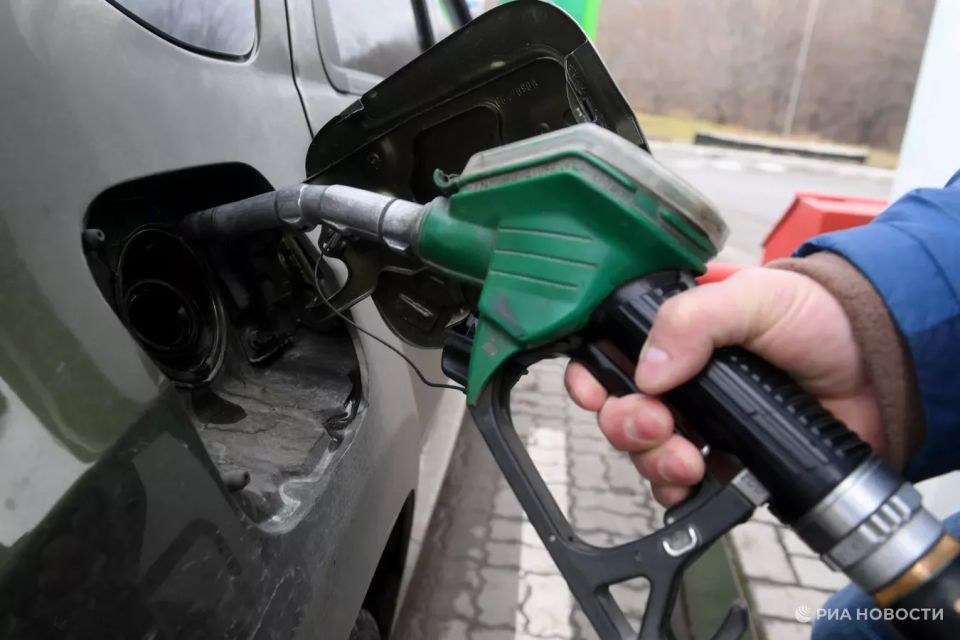 Топливо в свободной продаже появится на АЗС в Саках с 10:00
