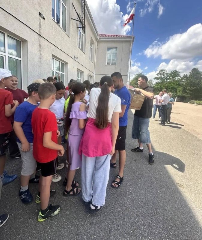 Яркое лето, новые знакомства и возможности для молодого поколения! Яркое лето, новые знакомства и возможности для молодого поколения!