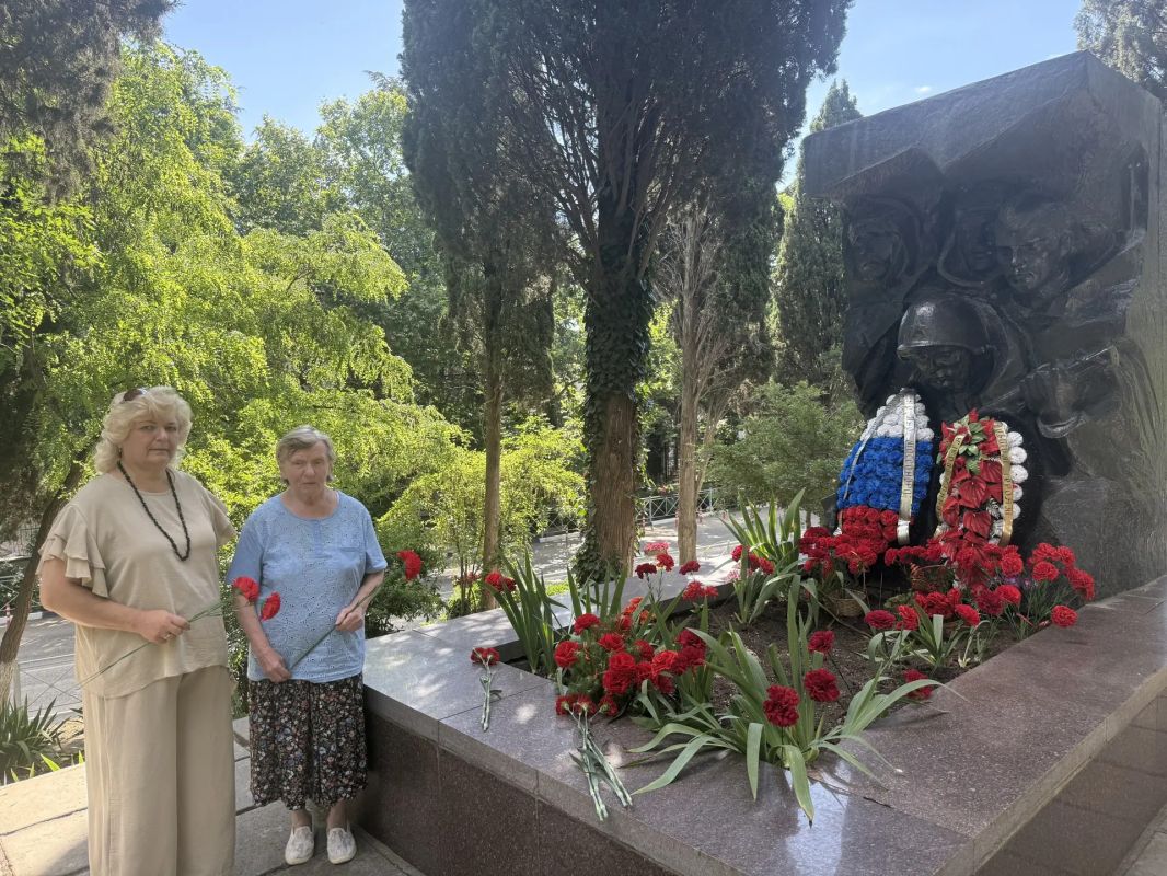 В День памяти и скорби в учреждениях социального обслуживания Крыма прошли памятные акции В День памяти и скорби в учреждениях социального обслуживания Крыма прошли памятные акции