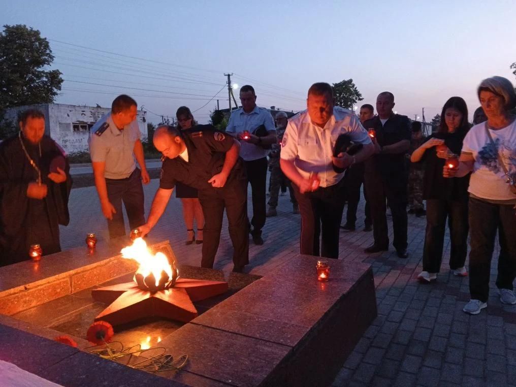 В поселке Раздольное у Обелиска Славы прошло памятное мероприятие, посвященное Дню памяти и скорби В поселке Раздольное у Обелиска Славы прошло памятное мероприятие, посвященное Дню памяти и скорби