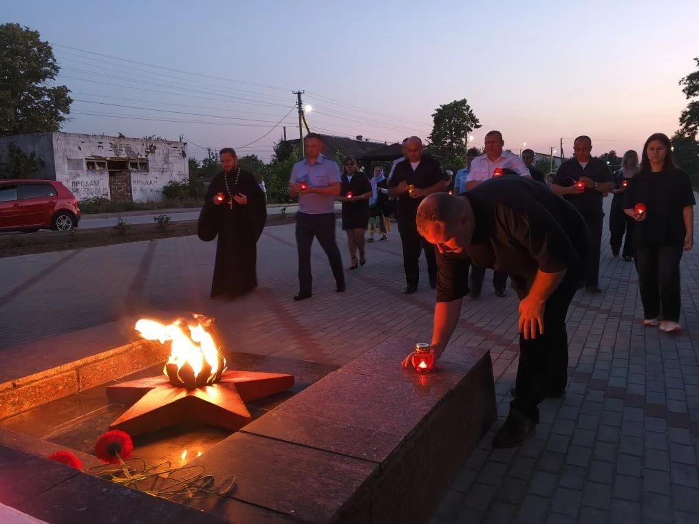 В поселке Раздольное у Обелиска Славы прошло памятное мероприятие, посвященное Дню памяти и скорби В поселке Раздольное у Обелиска Славы прошло памятное мероприятие, посвященное Дню памяти и скорби
