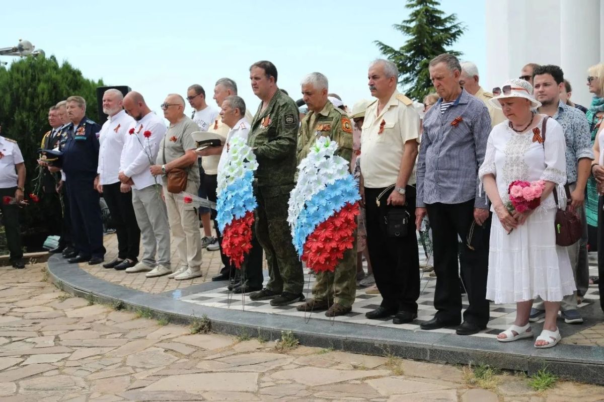 Галина Огнёва: Алушта в едином порыве: минута скорби и памяти, объединившая всю страну