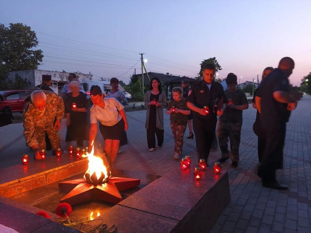 В поселке Раздольное у Обелиска Славы прошло памятное мероприятие, посвященное Дню памяти и скорби В поселке Раздольное у Обелиска Славы прошло памятное мероприятие, посвященное Дню памяти и скорби