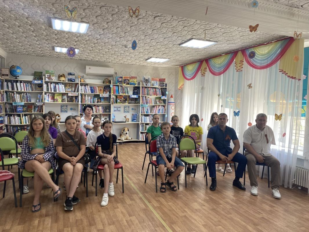 В Раздольненской центральной районной детской библиотеке провели экскурс в историю « Так начиналась В Раздольненской центральной районной детской библиотеке провели экскурс в историю « Так начиналась