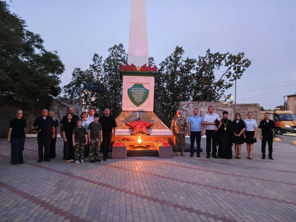 В поселке Раздольное у Обелиска Славы прошло памятное мероприятие, посвященное Дню памяти и скорби В поселке Раздольное у Обелиска Славы прошло памятное мероприятие, посвященное Дню памяти и скорби