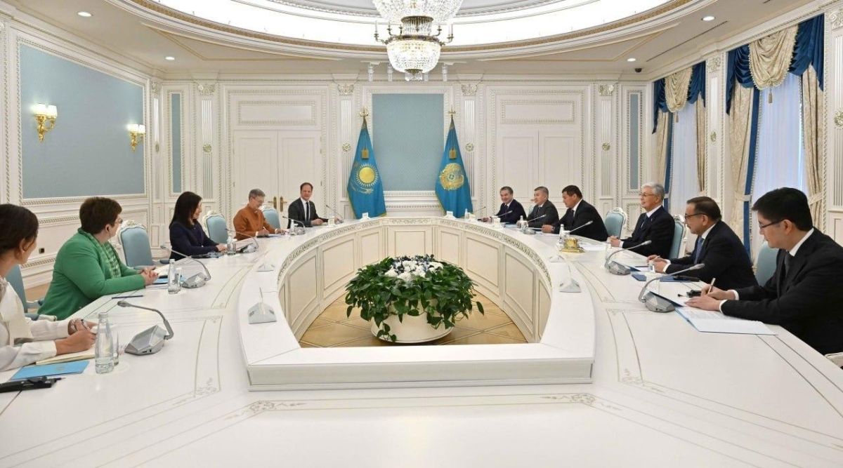 А как там нефть поживает?. немцы приехали к Токаеву