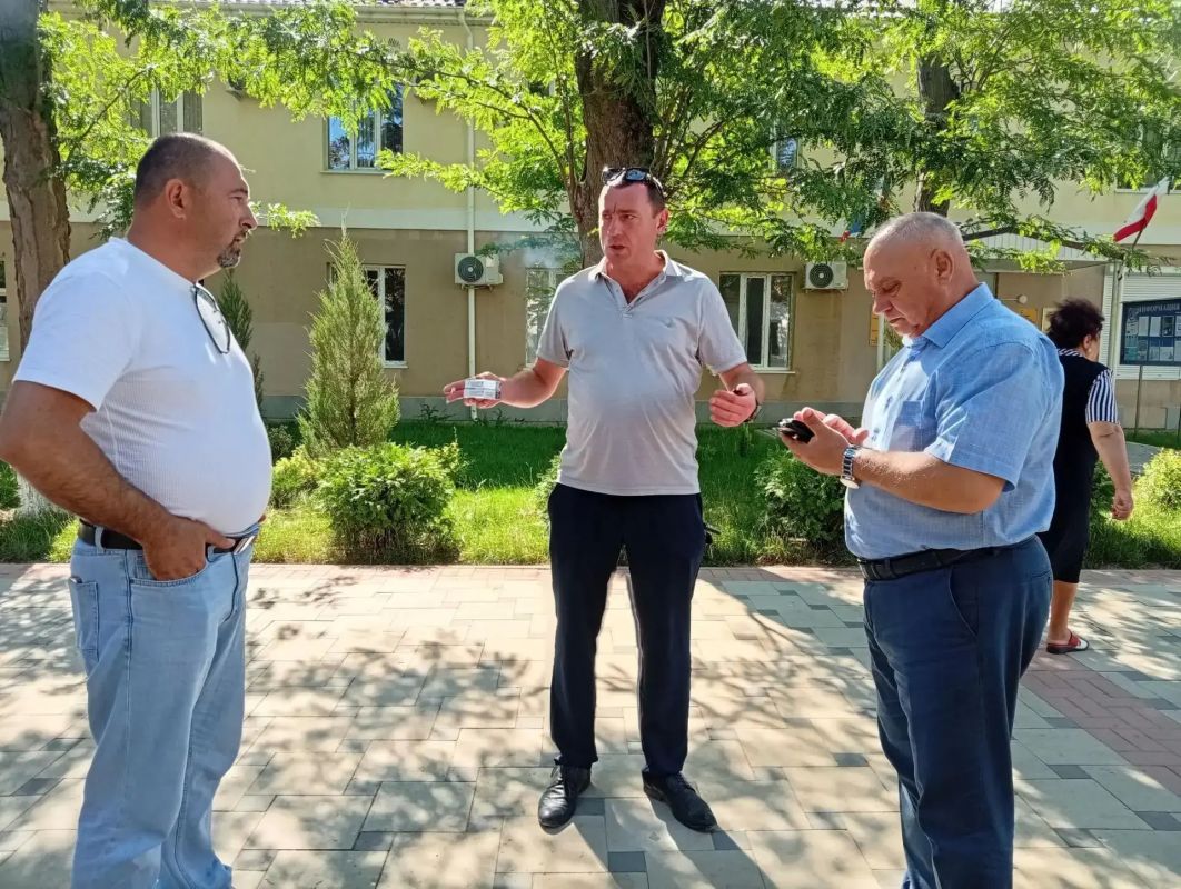 Василий Грабован: Красногвардейцы, я постоянно в тесном контакте с руководителем Октябрьского РЭС Сергеем Зайцевым, чтобы в реальном времени информировать вас об отключении электроэнергии и мониторить ситуацию со светом в...