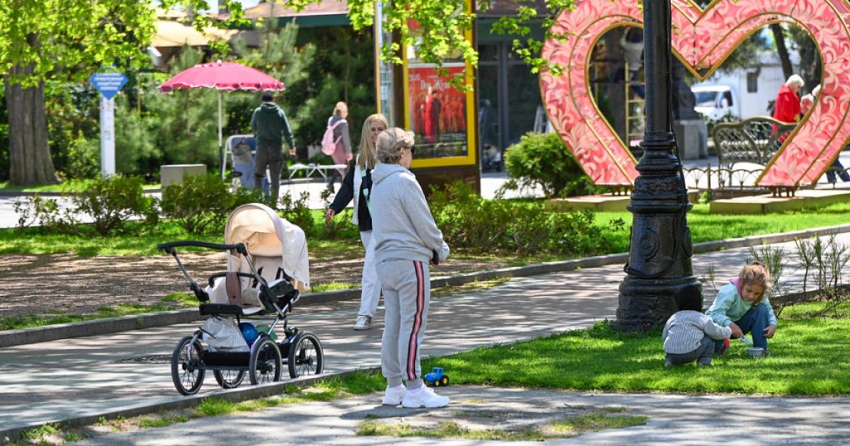 Родители более 11 тысяч крымских детей получат в июле ежемесячную выплату из материнского капитала досрочно
