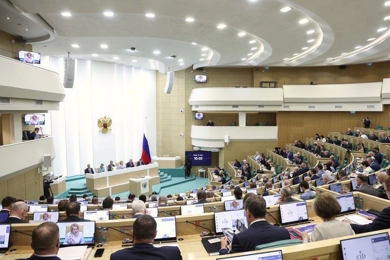 Юрий Нимченко: Сегодня в Совете Федерации состоялось очередное пленарное заседание, на котором был рассмотрен и одобрен ряд важных законодательных инициатив, направленных на укрепление социальной защиты граждан... Юрий Нимченко: Сегодня в Совете Федерации состоялось очередное пленарное заседание, на котором был рассмотрен и одобрен ряд важных законодательных инициатив, направленных на укрепление социальной защиты граждан...