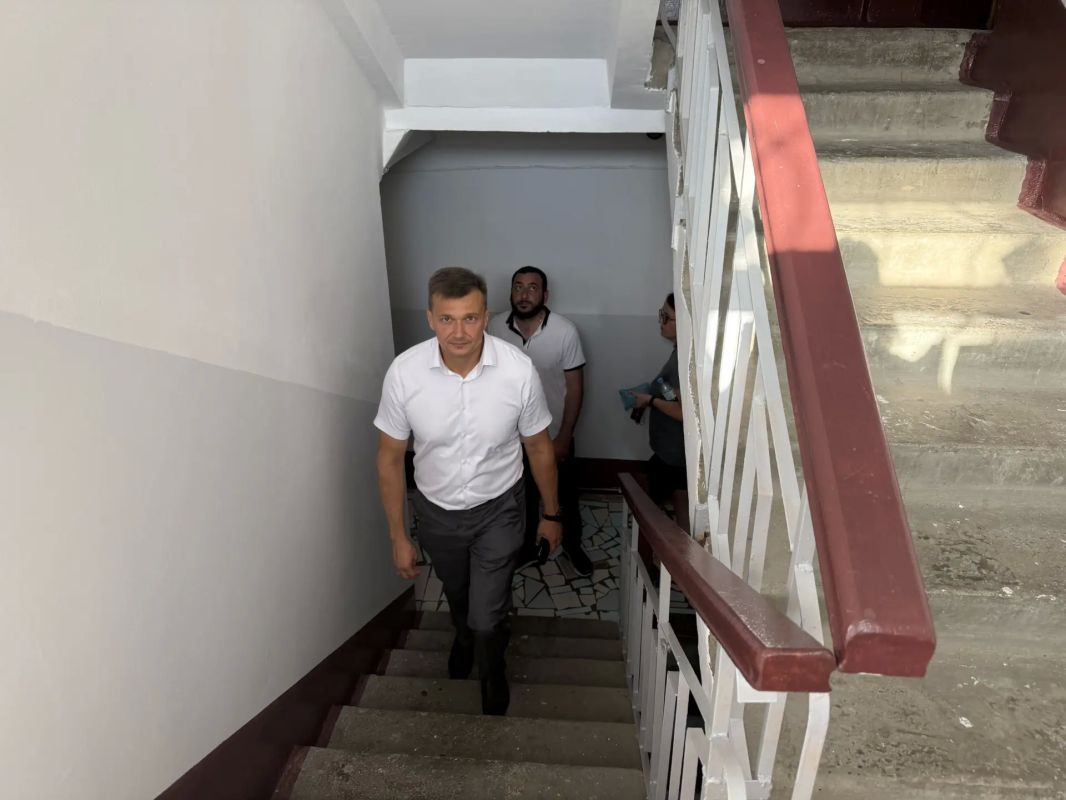 Константин Шимановский: Завершен косметический ремонт подъезда в пгт Никита, 38 корпус 2! Константин Шимановский: Завершен косметический ремонт подъезда в пгт Никита, 38 корпус 2!