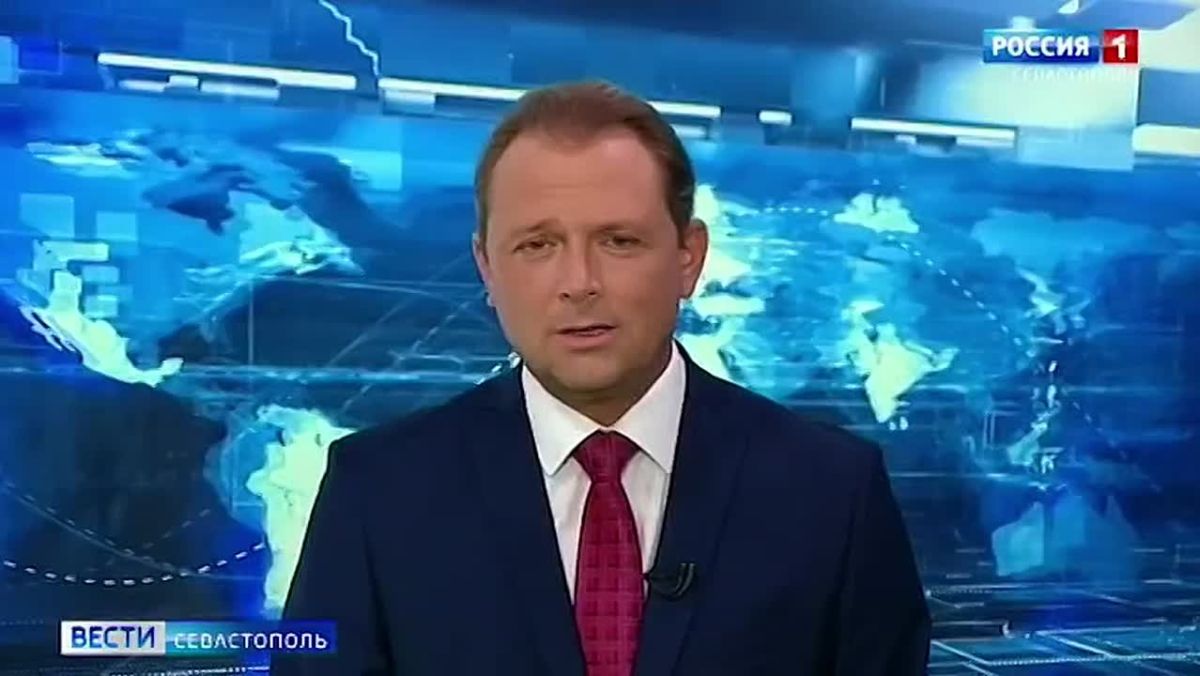 Сотрудники многофункционального центра Севастополя провели выездной приём в фонде «Защитники Отечества»