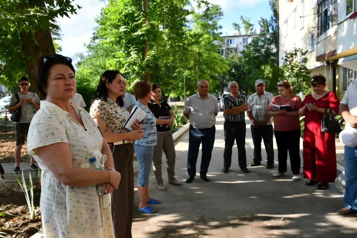 Василий Грабован: Вместе с коллегами, депутатом ГС РК Оксаной Сацик, председателем районного совета Ольгой Петровой провели встречу с жителями МКД на ул. Б. Хмельницкого, Спортивной, 50 лет Октября Василий Грабован: Вместе с коллегами, депутатом ГС РК Оксаной Сацик, председателем районного совета Ольгой Петровой провели встречу с жителями МКД на ул. Б. Хмельницкого, Спортивной, 50 лет Октября