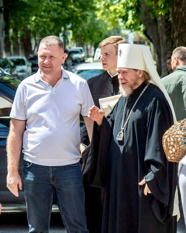 Михаил Афанасьев: Поздравляю с днем рождения митрополита Симферопольского и Крымского Тихона!