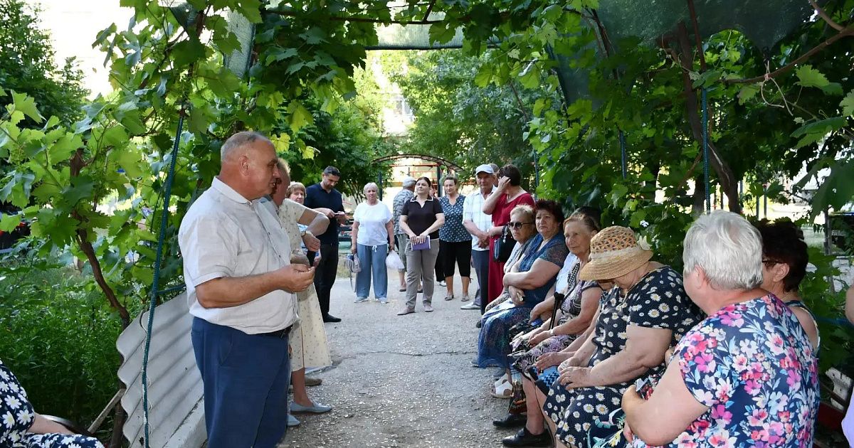 В Красногвардейском районе обсудили энергоснабжение, воду и связь