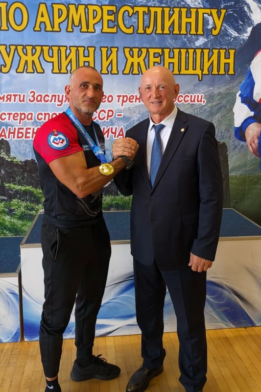Крымский спортсмен — чемпион Всероссийских соревнований по армрестлингу