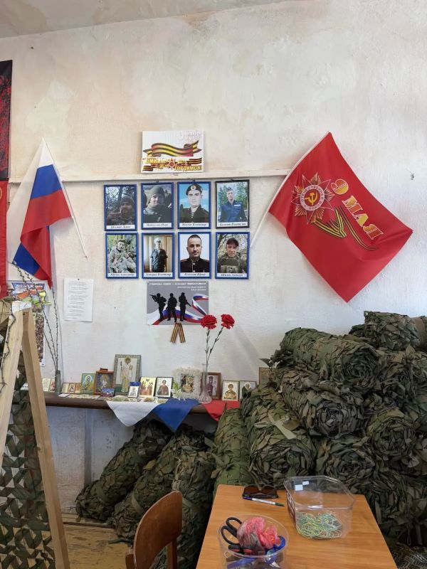 Глава администрации Бахчисарайского района Анжелика Ястребова совместно с депутатами Государственного совета Республики Крым Ольгой Виноградовой и Василием Рогатиным, а также главой Куйбышевского сельского поселения Ларисой... Глава администрации Бахчисарайского района Анжелика Ястребова совместно с депутатами Государственного совета Республики Крым Ольгой Виноградовой и Василием Рогатиным, а также главой Куйбышевского сельского поселения Ларисой...