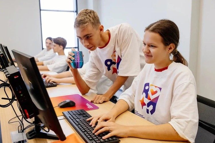В ИТ-центре ПСБ стартовала летняя смена школьных трудовых отрядов В ИТ-центре ПСБ стартовала летняя смена школьных трудовых отрядов