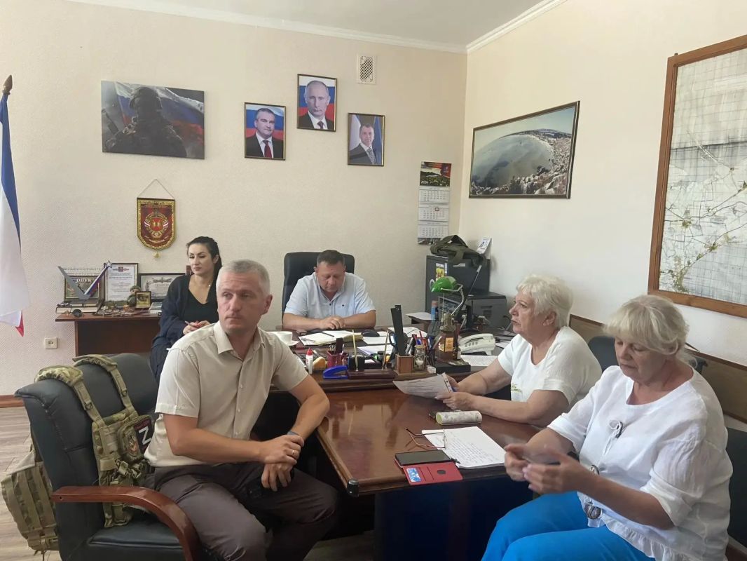 В администрации Ленинского района состоялось очередное аппаратное совещание под руководством Главы Администрации Игоря Крутькова, в котором приняли участие заместители Главы администрации, главы муниципальных образований –... В администрации Ленинского района состоялось очередное аппаратное совещание под руководством Главы Администрации Игоря Крутькова, в котором приняли участие заместители Главы администрации, главы муниципальных образований –...