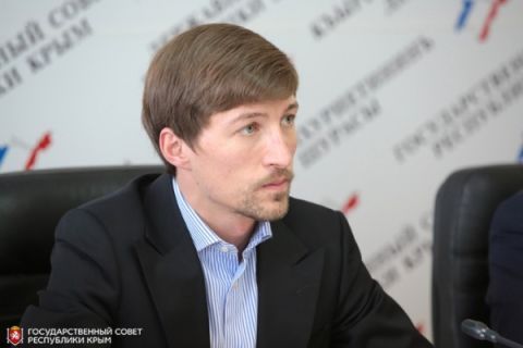 Иван Манучаров: Уважаемые граждане!. В Республике Крым работают точки бесплатной зарядки электрических устройств (мобильные генераторы интернет-провайдера «Агронет»)
