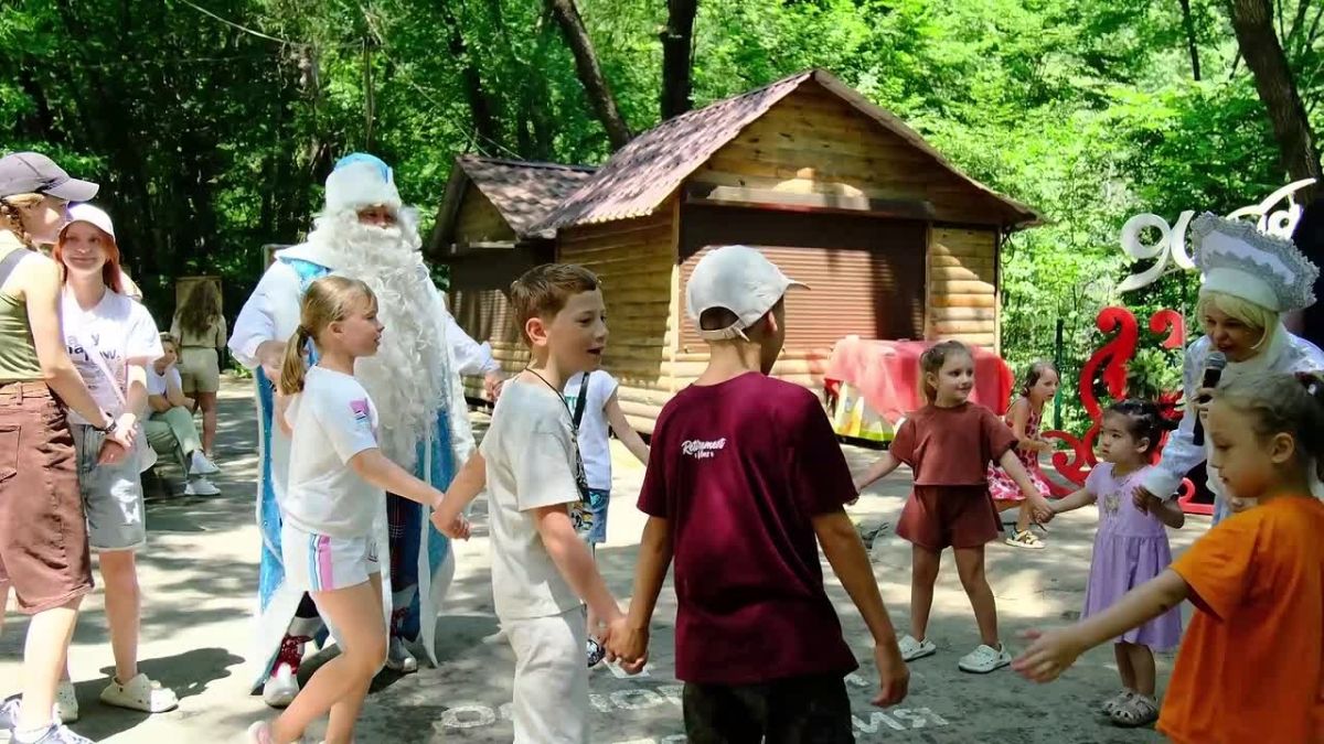Южный Дедушка Мороз исполняет летние желания
