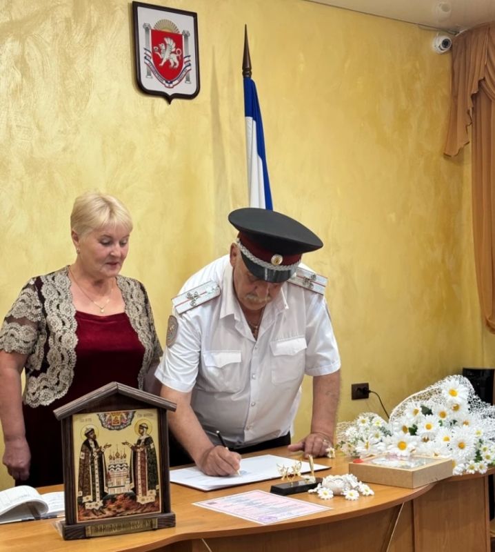 В преддверии Дня семьи, любви и верности и сегодня, в такой прекрасный праздничный день, отделы ЗАГС Крыма чествуют тех, чьи сердца наполнены нежностью и преданностью В преддверии Дня семьи, любви и верности и сегодня, в такой прекрасный праздничный день, отделы ЗАГС Крыма чествуют тех, чьи сердца наполнены нежностью и преданностью