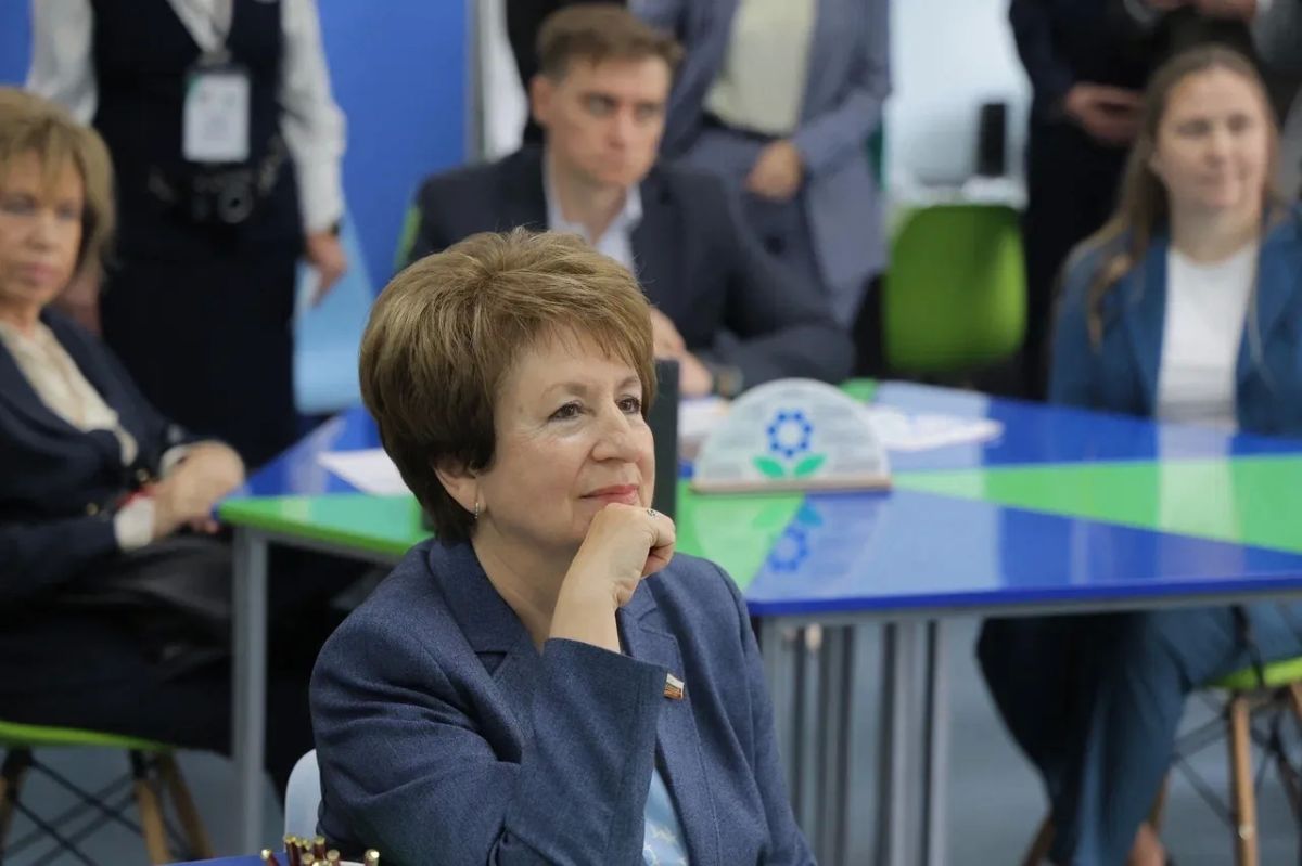 Екатерина Алтабаева: Сегодня вместе с коллегами из Комитета Совета Федерации по науке, образованию и культуре работаем в Вологодской области, в городе Череповце Екатерина Алтабаева: Сегодня вместе с коллегами из Комитета Совета Федерации по науке, образованию и культуре работаем в Вологодской области, в городе Череповце