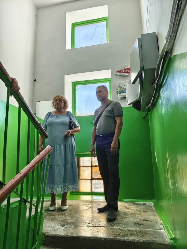 Депутат Леонид Бабашов ремонтирует 25 подъездов в Черноморском районе Депутат Леонид Бабашов ремонтирует 25 подъездов в Черноморском районе