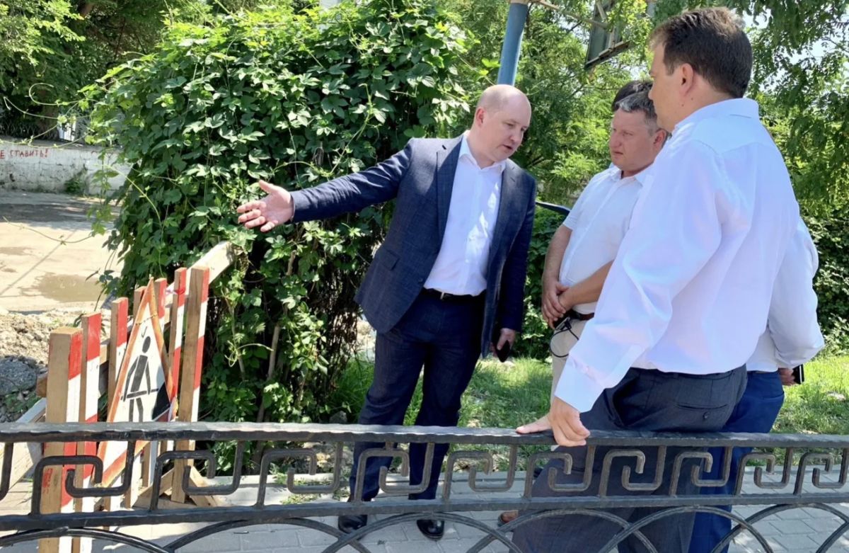 Михаил Развожаев: Ровно 7 лет назад, 12 июля, прилетел в Севастополь после того, как накануне Президент Владимир Владимирович Путин своим Указом назначил меня временно исполняющим обязанности губернатора Михаил Развожаев: Ровно 7 лет назад, 12 июля, прилетел в Севастополь после того, как накануне Президент Владимир Владимирович Путин своим Указом назначил меня временно исполняющим обязанности губернатора