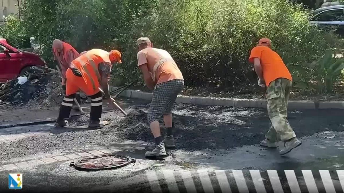Внутриквартальную дорогу от улицы Крылова до улицы Гоголя ремонтируют с опережением графика