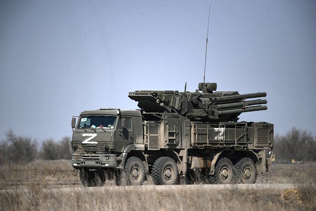 Командир «Восьмерки» Трифонов показал Путину макет комплекса «Панцирь-С»