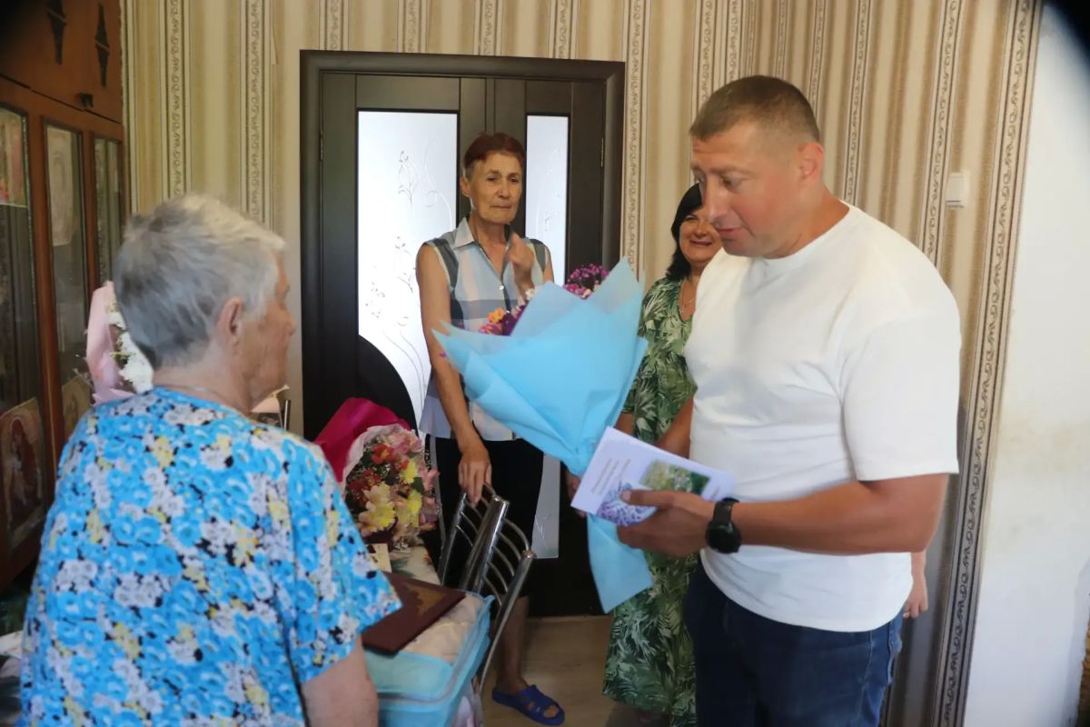 Свой сотый день рождения отпраздновала сегодня Елена Антоновна Клименко из села Скалистое Бахчисарайского района Свой сотый день рождения отпраздновала сегодня Елена Антоновна Клименко из села Скалистое Бахчисарайского района