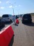 На автоподходах к Крымскому мосту со стороны Керчи организована раздача питьевой воды