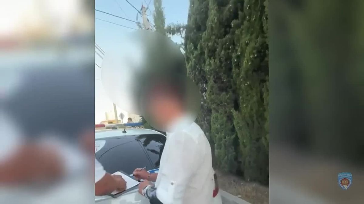 Нетрезвый самокатчик попытался дать взятку автоинспектору в Севастополе