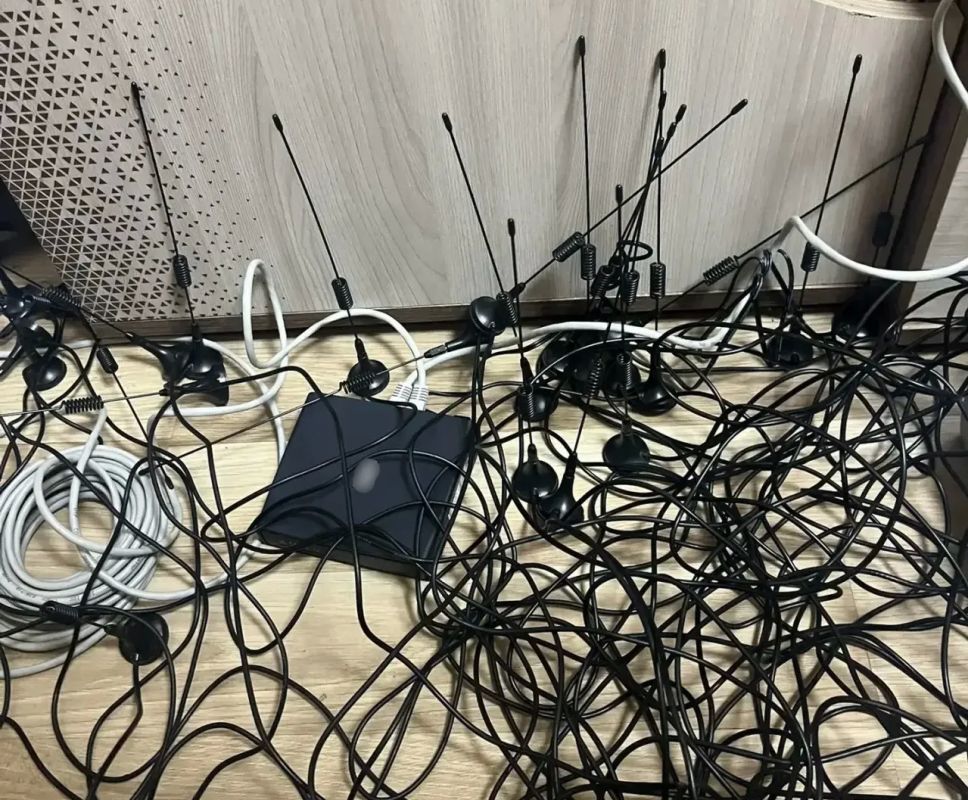 Попытка незаконно заработать привела жителя Псковской области под стажу: избрана мера пресечения участнику организованной группы, который обеспечивал функционирование сим-боксов