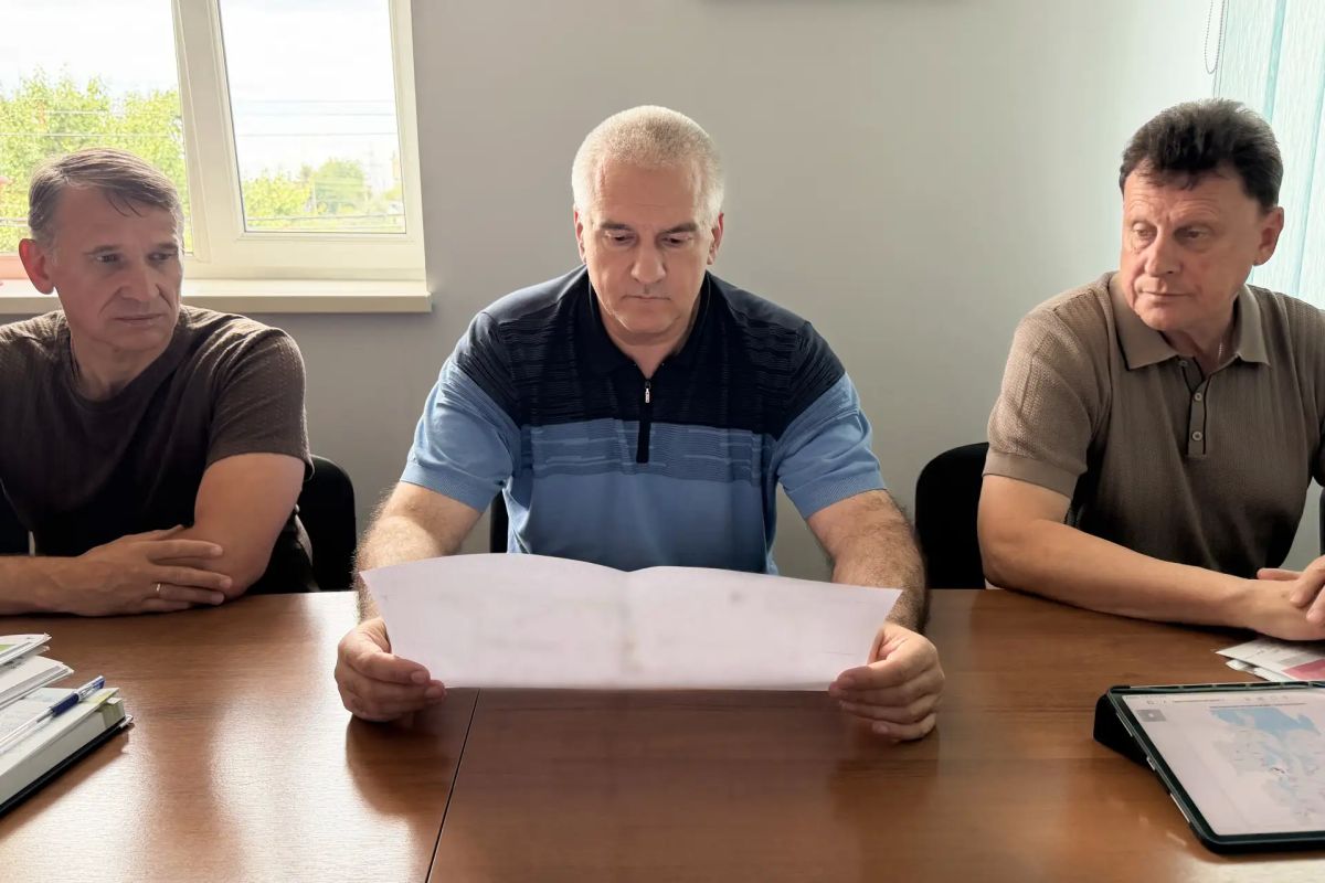 Сергей Аксёнов: Сегодня работал в северной части Крыма, где на месте обсудили текущие вопросы организации деятельности органов власти Сергей Аксёнов: Сегодня работал в северной части Крыма, где на месте обсудили текущие вопросы организации деятельности органов власти
