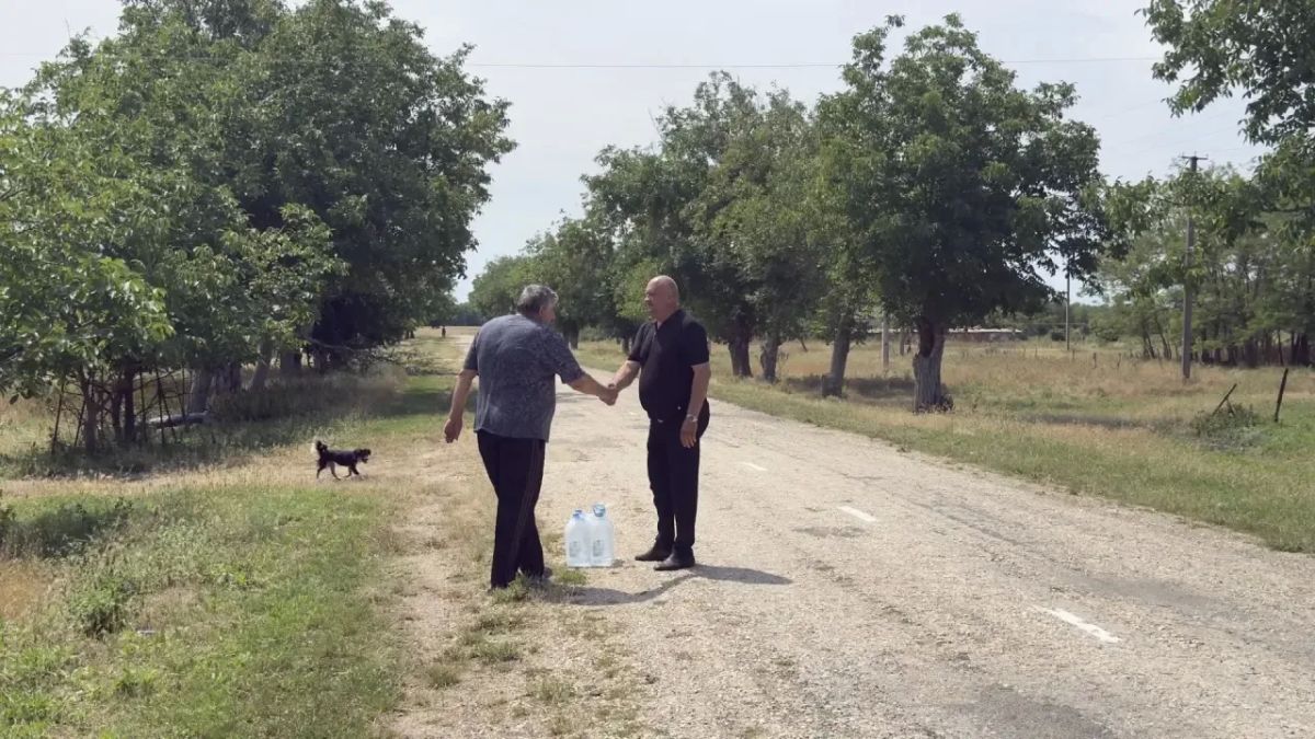 Антон Кравец: Одной из приоритетных задач должностных лиц на данный момент является ежедневное и постоянное взаимодействие с людьми для решения их острых проблем Антон Кравец: Одной из приоритетных задач должностных лиц на данный момент является ежедневное и постоянное взаимодействие с людьми для решения их острых проблем