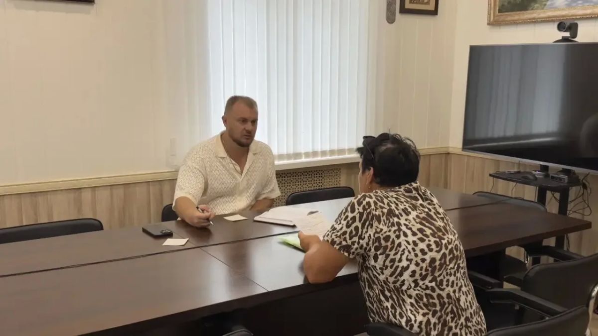 Антон Кравец: Приемы граждан, которые я провожу – это одна из важнейших составляющих эффективной работы и залог понимания реальных проблем населения, тем более сегодня, в этот непростой период для всех нас Антон Кравец: Приемы граждан, которые я провожу – это одна из важнейших составляющих эффективной работы и залог понимания реальных проблем населения, тем более сегодня, в этот непростой период для всех нас