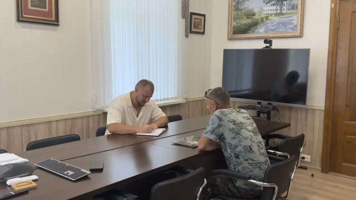 Антон Кравец: Приемы граждан, которые я провожу – это одна из важнейших составляющих эффективной работы и залог понимания реальных проблем населения, тем более сегодня, в этот непростой период для всех нас Антон Кравец: Приемы граждан, которые я провожу – это одна из важнейших составляющих эффективной работы и залог понимания реальных проблем населения, тем более сегодня, в этот непростой период для всех нас