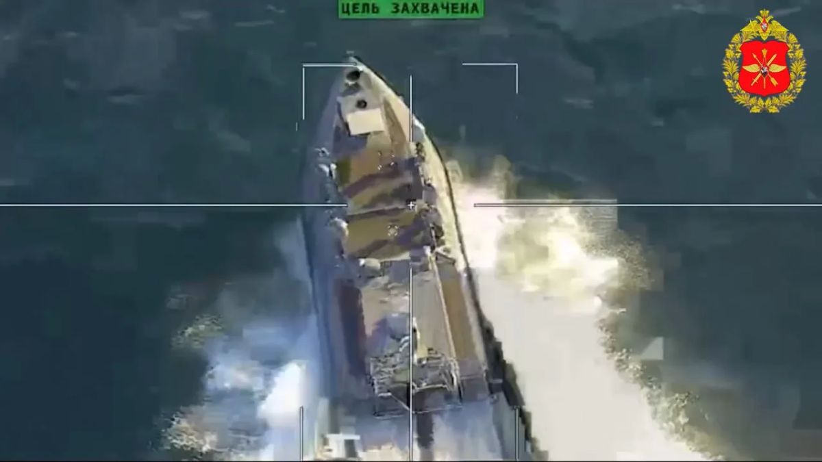 Процесс уничтожения украинских БЭК Sargan-3000 в акватории Черного моря ударами "Ланцетов" и стрелковым огнем Процесс уничтожения украинских БЭК Sargan-3000 в акватории Черного моря ударами "Ланцетов" и стрелковым огнем