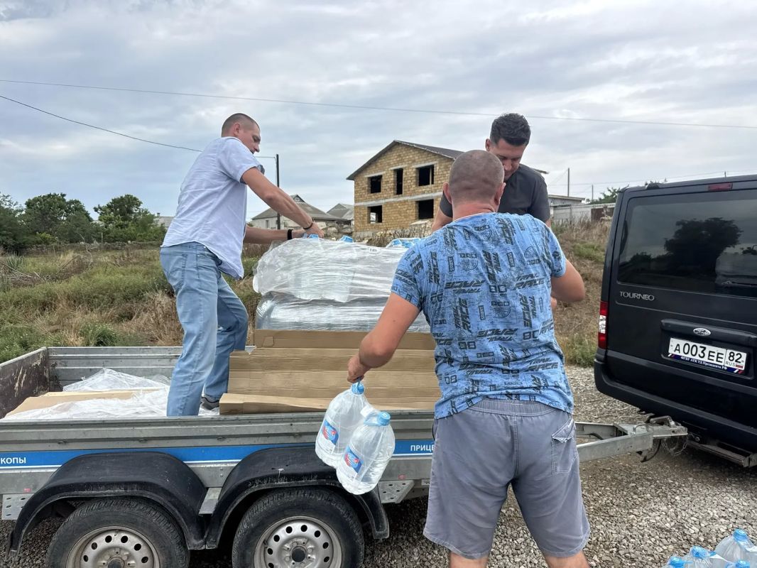 В Черноморском районе продолжается доставка питьевой воды в села В Черноморском районе продолжается доставка питьевой воды в села