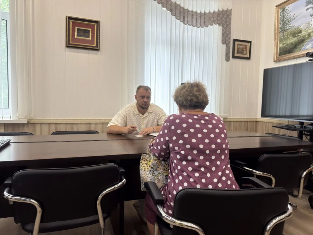Антон Кравец: Приемы граждан, которые я провожу – это одна из важнейших составляющих эффективной работы и залог понимания реальных проблем населения, тем более сегодня, в этот непростой период для всех нас Антон Кравец: Приемы граждан, которые я провожу – это одна из важнейших составляющих эффективной работы и залог понимания реальных проблем населения, тем более сегодня, в этот непростой период для всех нас
