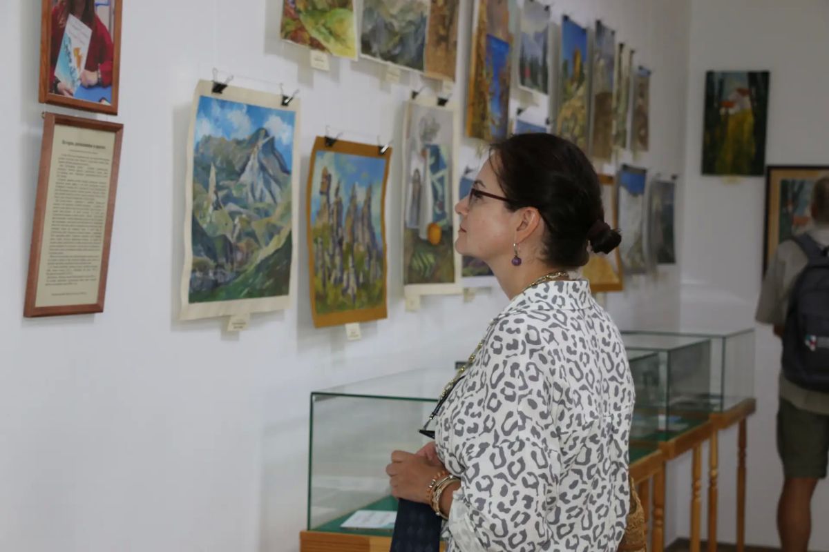 Истории, рассказанные в красках Истории, рассказанные в красках