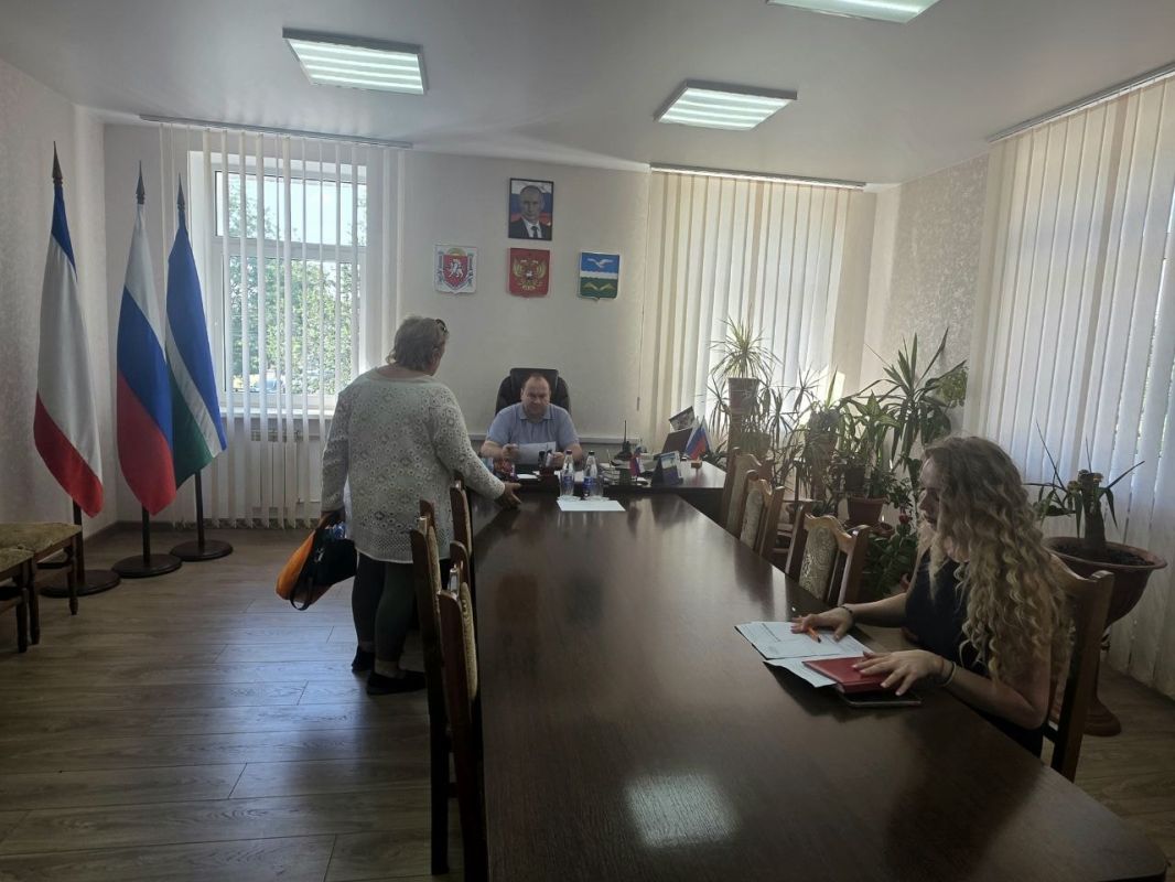 Александр Соколовский: Провёл приём граждан. Жители обратились с вопросами по различным актуальным темам, по каждому обращению даны подробные разъяснения в соответствии с действующим законодательством Александр Соколовский: Провёл приём граждан. Жители обратились с вопросами по различным актуальным темам, по каждому обращению даны подробные разъяснения в соответствии с действующим законодательством